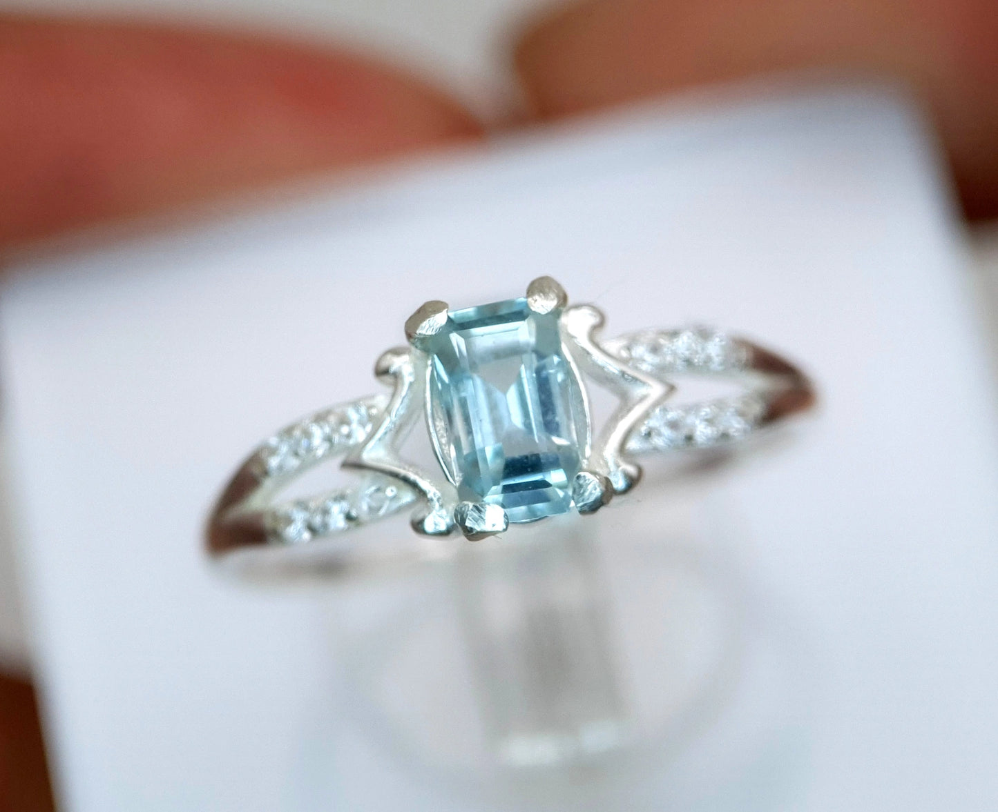 Oceaanblauwe aquamarijnring van 925 sterling zilver