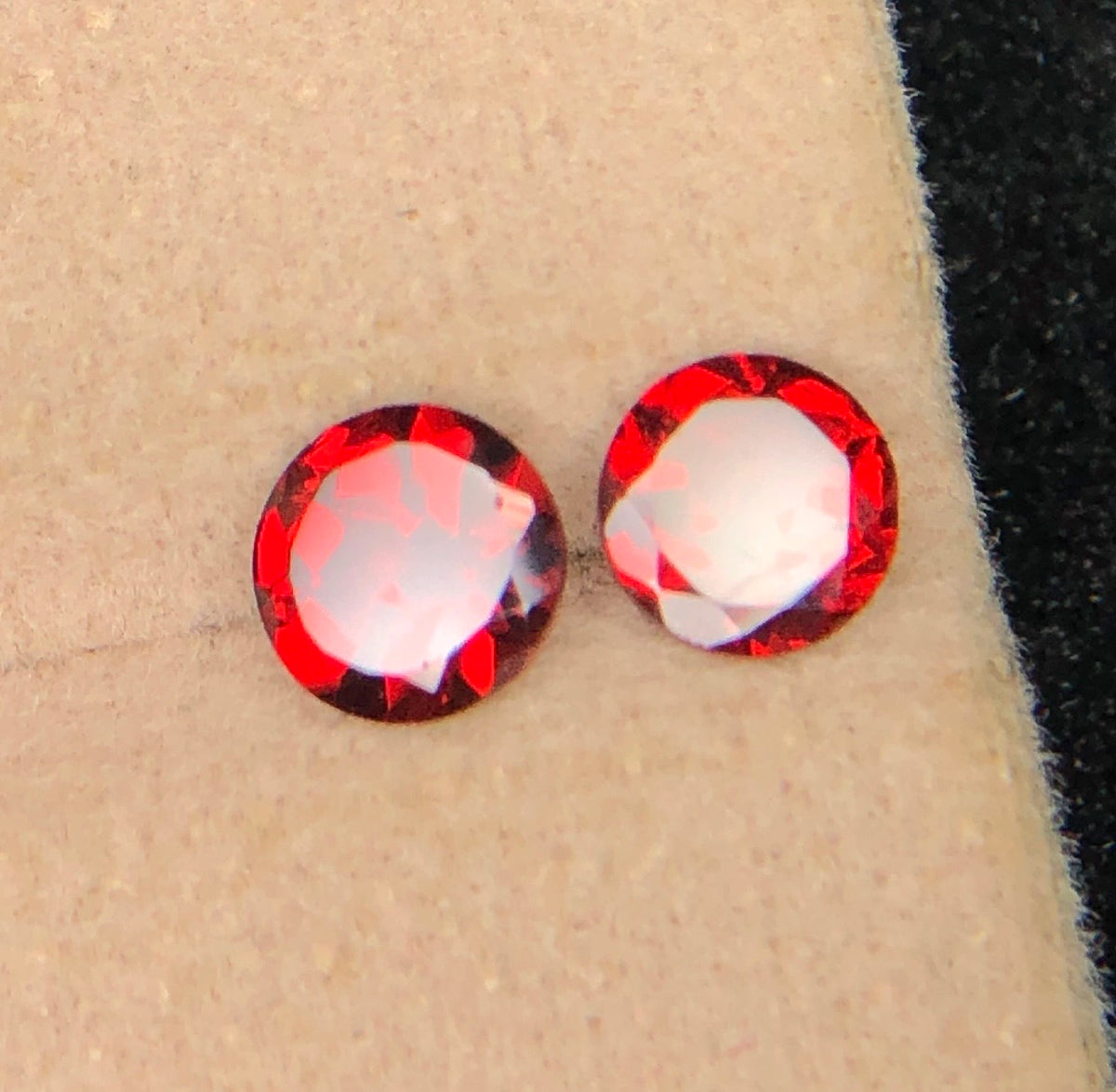 Set van 2 Natuurlijke Rode Granaten 2,05 ct – Rond Geslepen Edelstenenpaar 5,8 mm