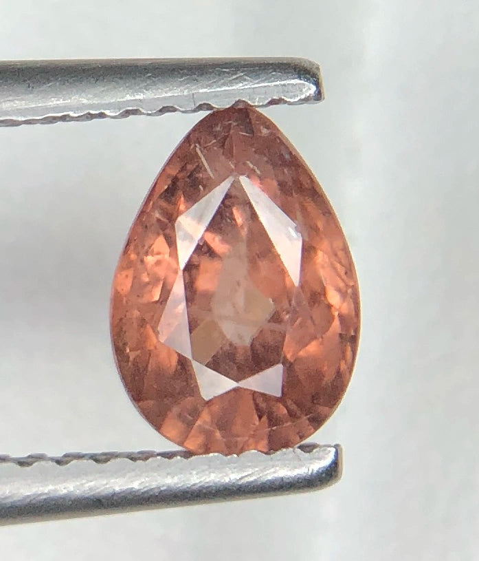 Natuurlijke Gouden Zirkoon 1,80 ct – Peervorm Losse Edelsteen