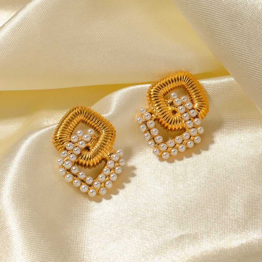 Geometrische 18 karaat Goud vergulde Oorbellen met Parelaccent – Elegant & Stijlvol voor Dames
