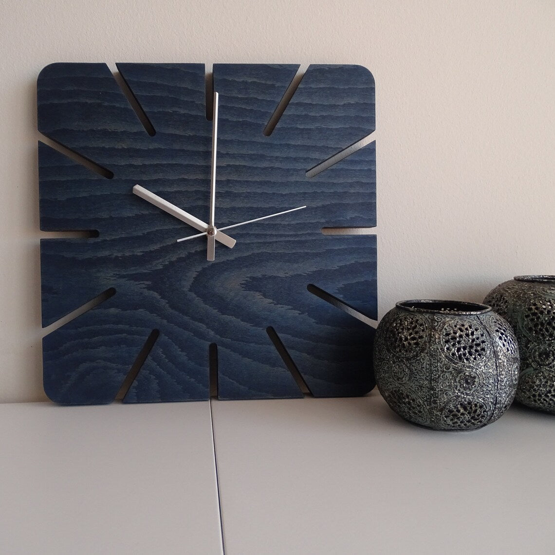 Donker grijze moderne epoxy houten wandklok