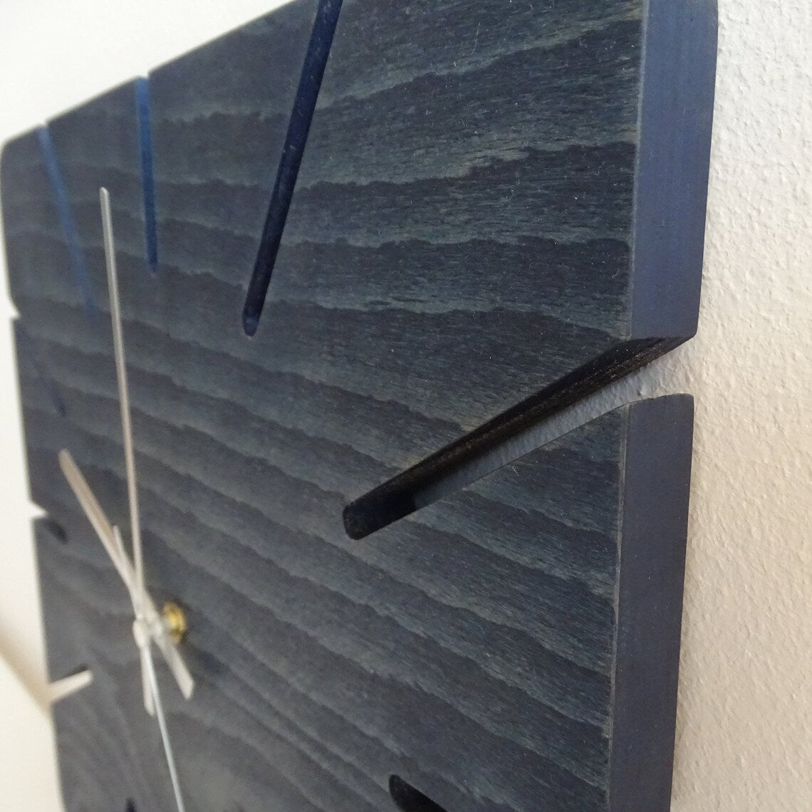 Donker grijze moderne epoxy houten wandklok