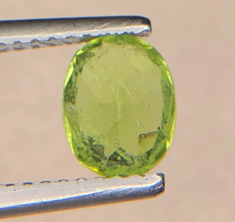 Natuurlijke Peridoot 1,15 ct – Ovaal Facetgeslepen Groene Edelsteen 5,9 × 5,3 mm