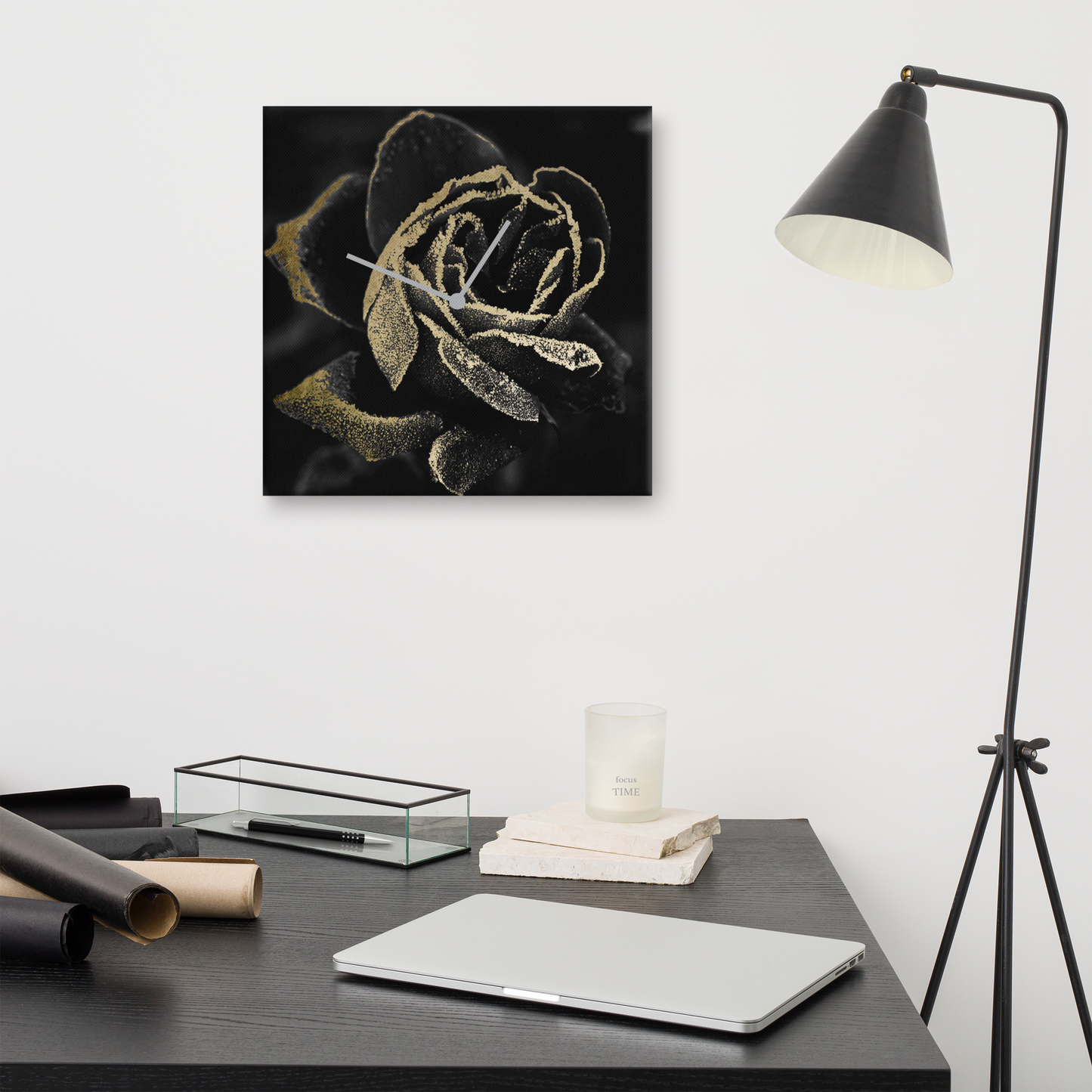 Black Rose Wandklok met Bladgoud – Luxe Acrylglas Klok van Unique Treasure