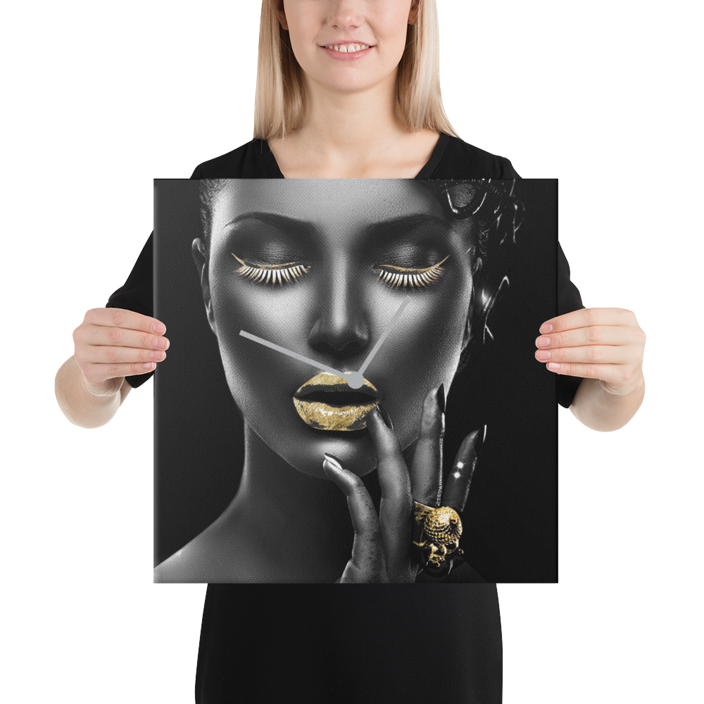 Acrylglas wandklok “Black & White Woman” met bladgoud – design kunstklok