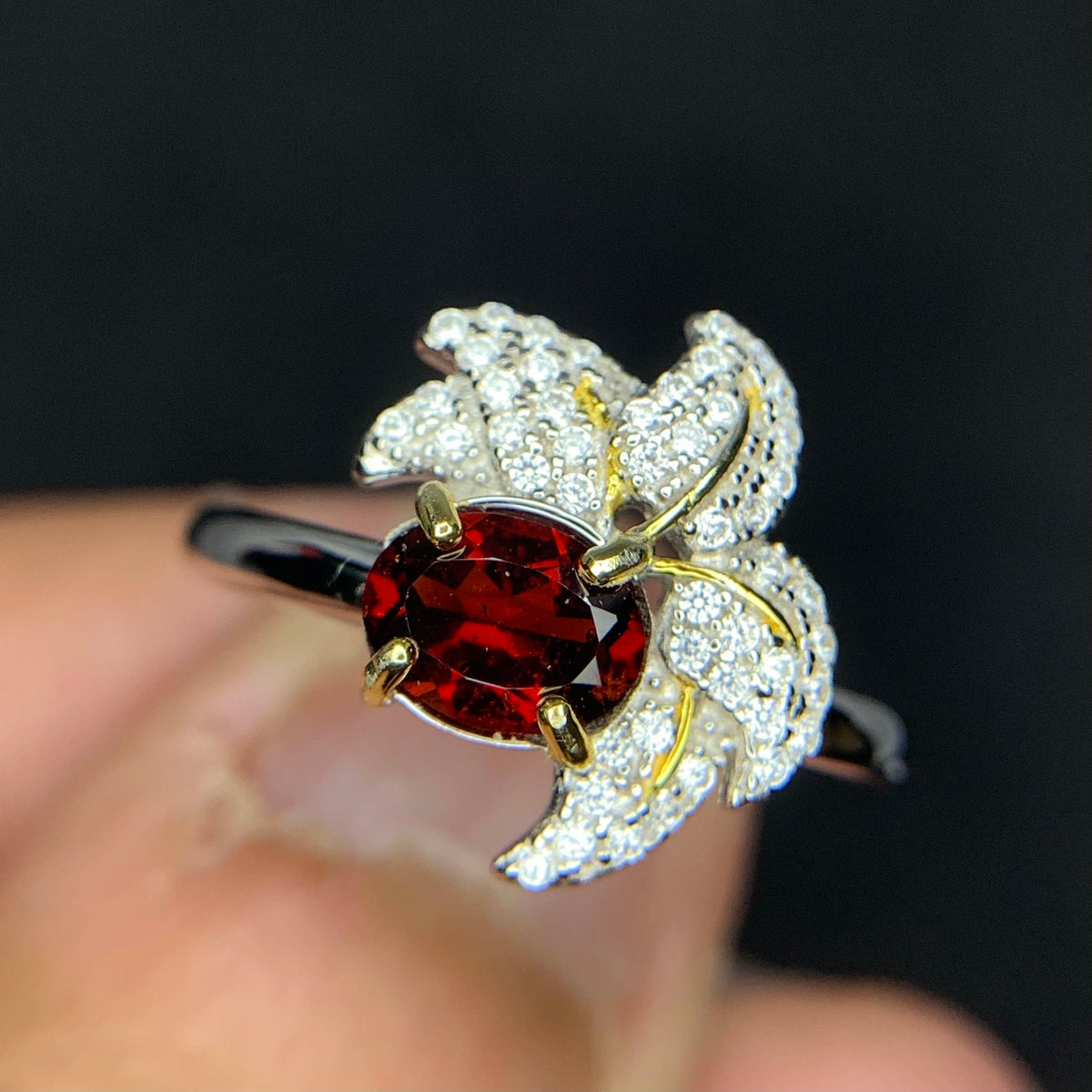 Natuurlijke Granaat Vlinder Ring met Zirkonia – 925 Sterling Zilver – Rhodium Plated
