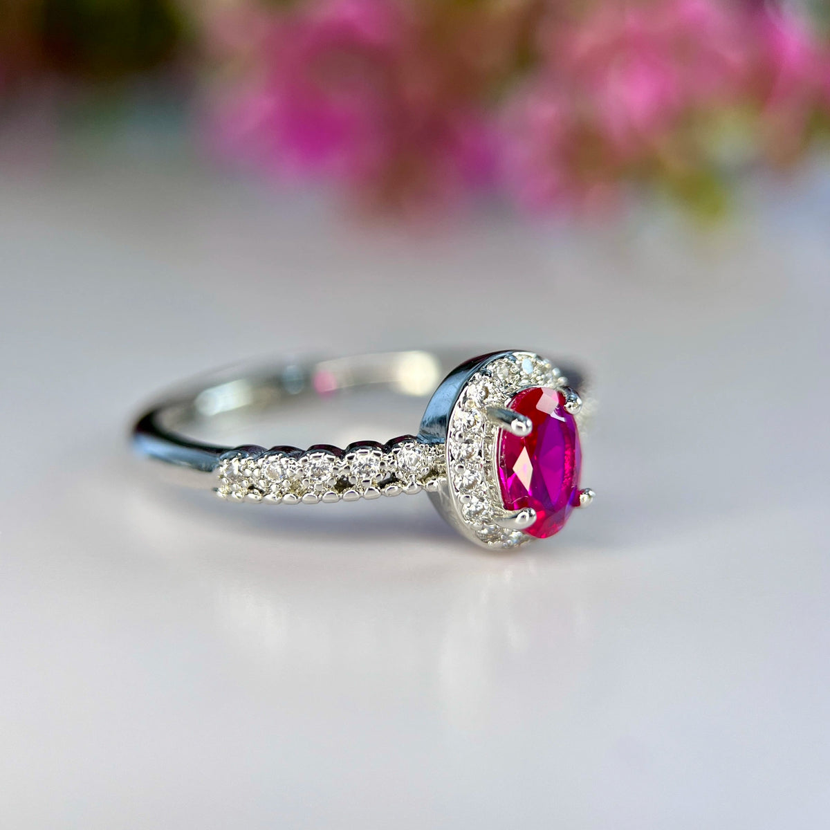 Natuurlijke Robijn Ring met Zirkonia – Glass Filled & Rhodium Plated