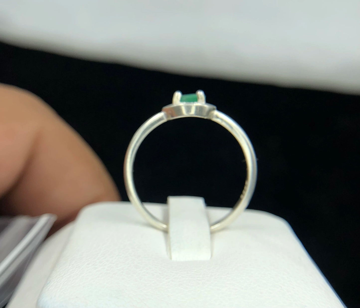 Ring van 925 sterling zilver met 7,40 ct natuurlijke smaragd