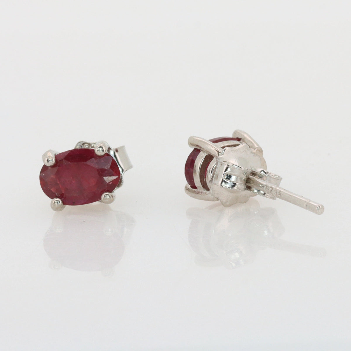 Gecertificeerde oorbellen met robijn – levendig rood, 925 sterling zilver