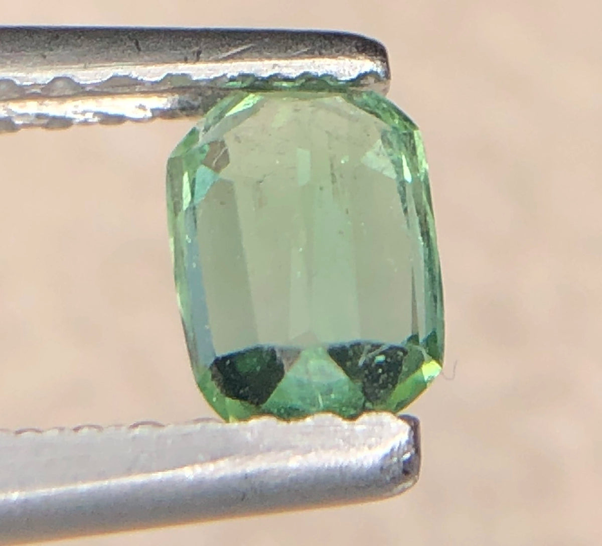 Natuurlijke Groene Toermalijn 0,55 ct – Facetgeslepen Edelsteen 5,1 × 3,7 mm