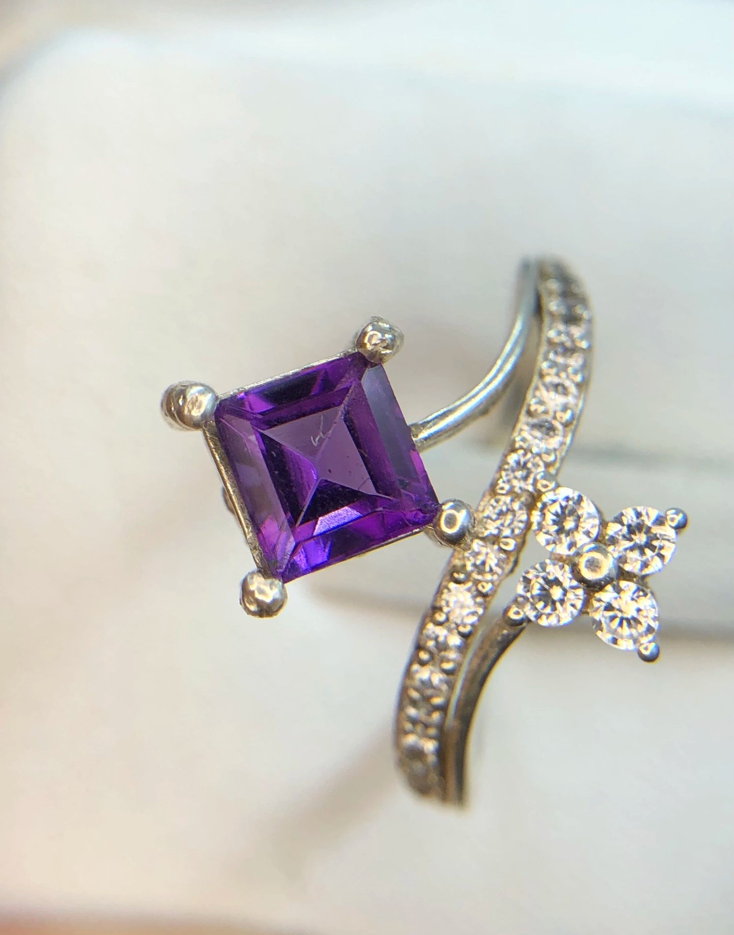Ring van 925 sterling zilver met 10,80 ct natuurlijke amethist