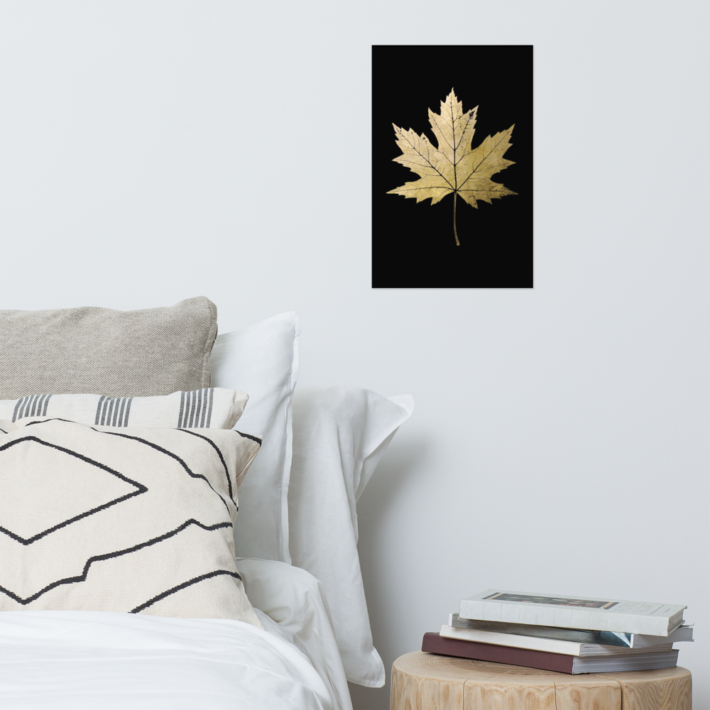 Gouden Esdoornblad Kunstwerk op Acrylglas – Exclusieve Natuurdecoratie met Bladgoud