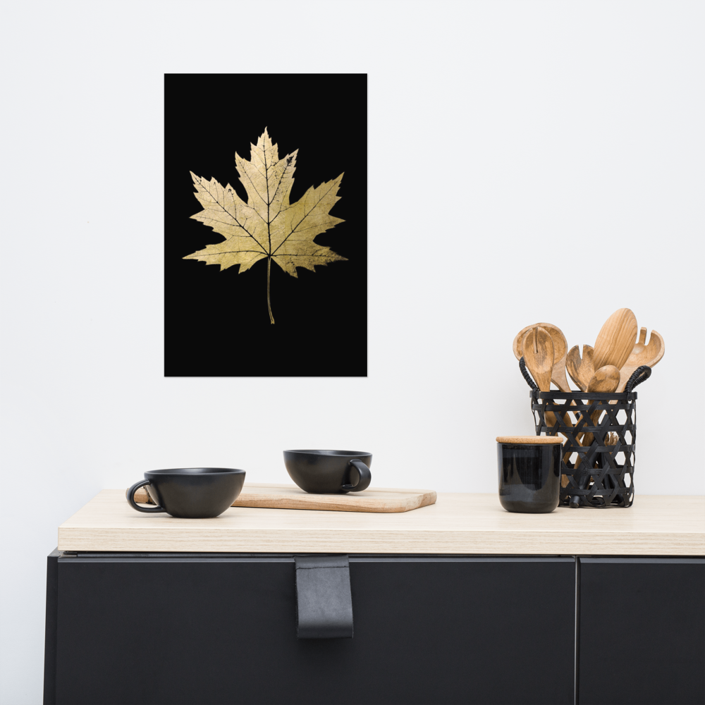Gouden Esdoornblad Kunstwerk op Acrylglas – Exclusieve Natuurdecoratie met Bladgoud