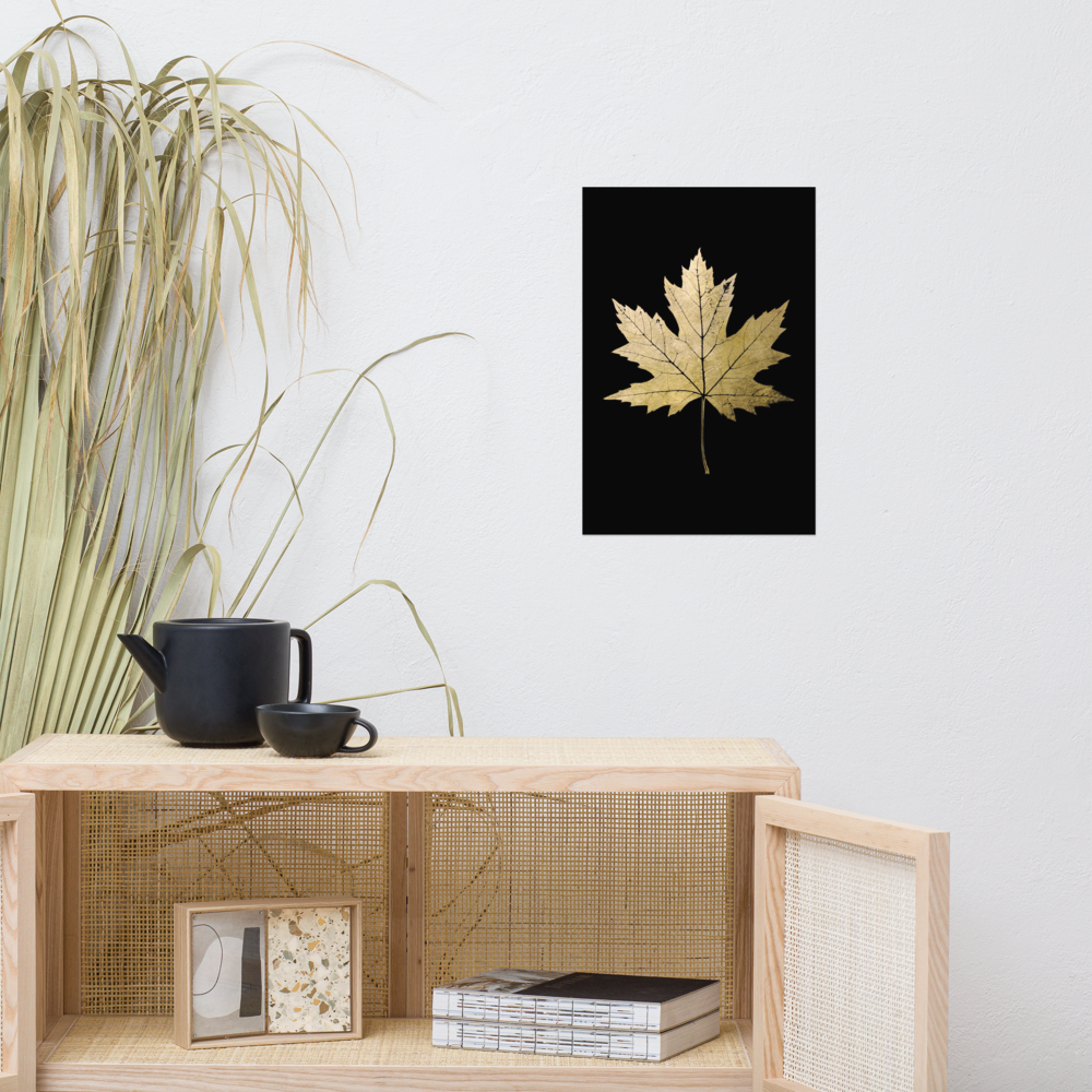 Gouden Esdoornblad Kunstwerk op Acrylglas – Exclusieve Natuurdecoratie met Bladgoud