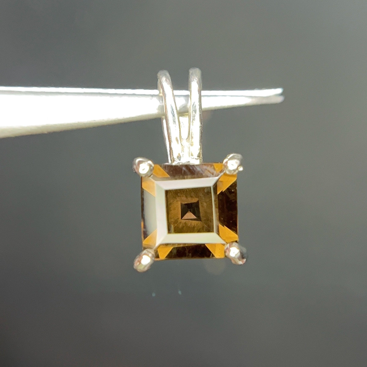 Natuurlijke rookkwartshanger – 9.12 ct, gerhodineerd, 925 sterling zilver