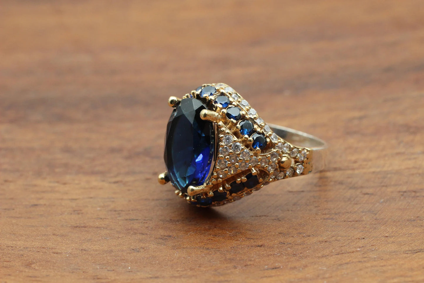 Saffier Dames Ring