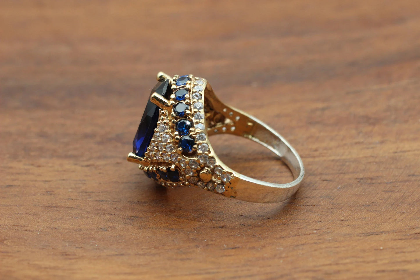 Saffier Dames Ring