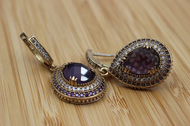 Unieke Amethist Stud Oorbellen: Elegantie in elke stijl Voeg elegantie toe aan je stijl met onze unieke Amethist Stud Oorbellen