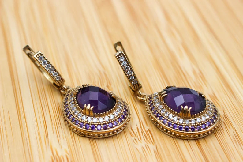 Unieke Amethist Stud Oorbellen: Elegantie in elke stijl Voeg elegantie toe aan je stijl met onze unieke Amethist Stud Oorbellen
