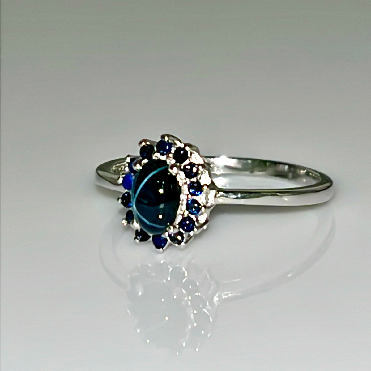Natuurlijke Blauwe Ster Saffier Ring met Saffieren – 925 Sterling Zilver