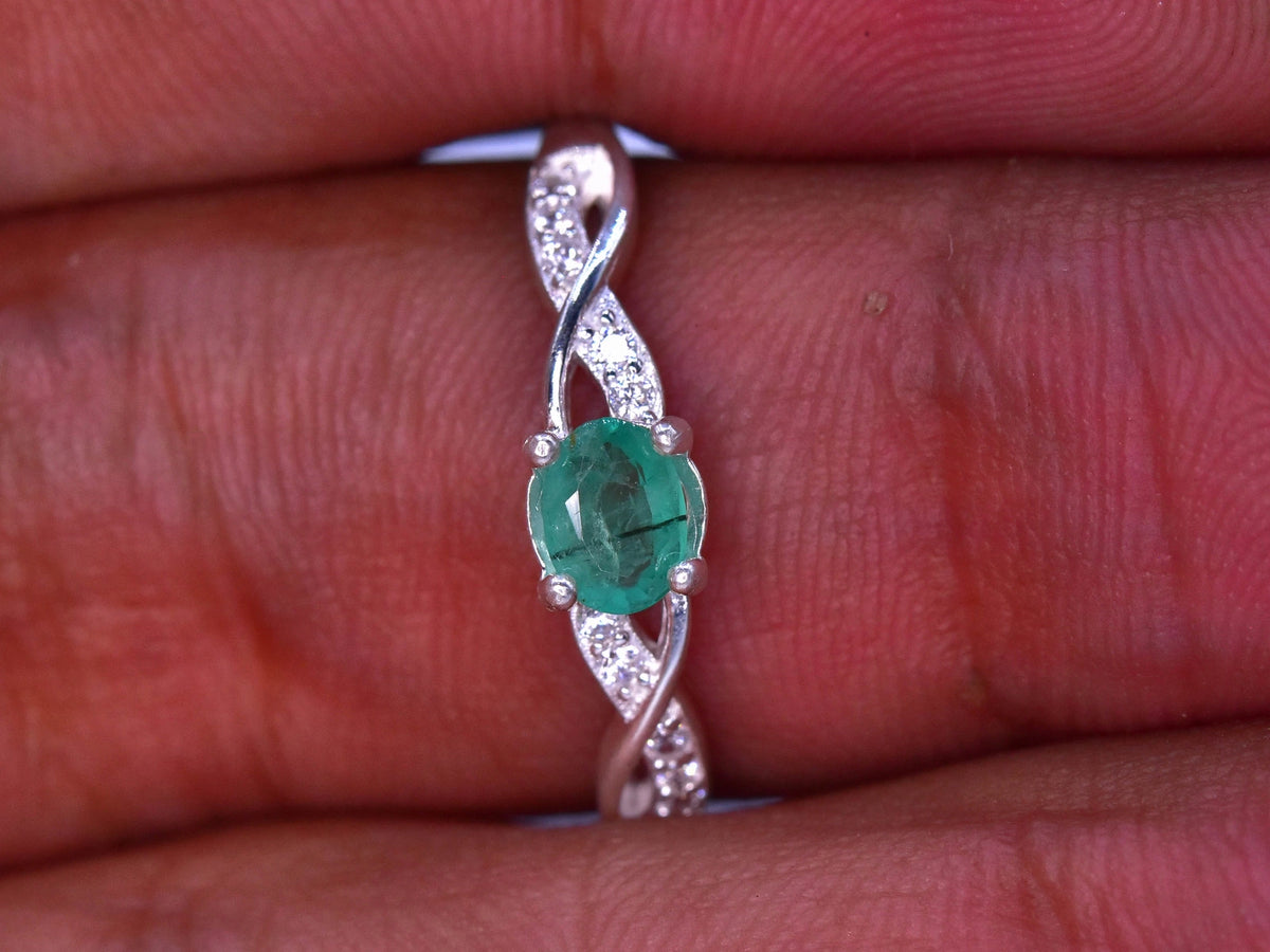 Prachtige Natuurlijke Swat Smaragd Damesring 7,80 CT – 925 Zilver