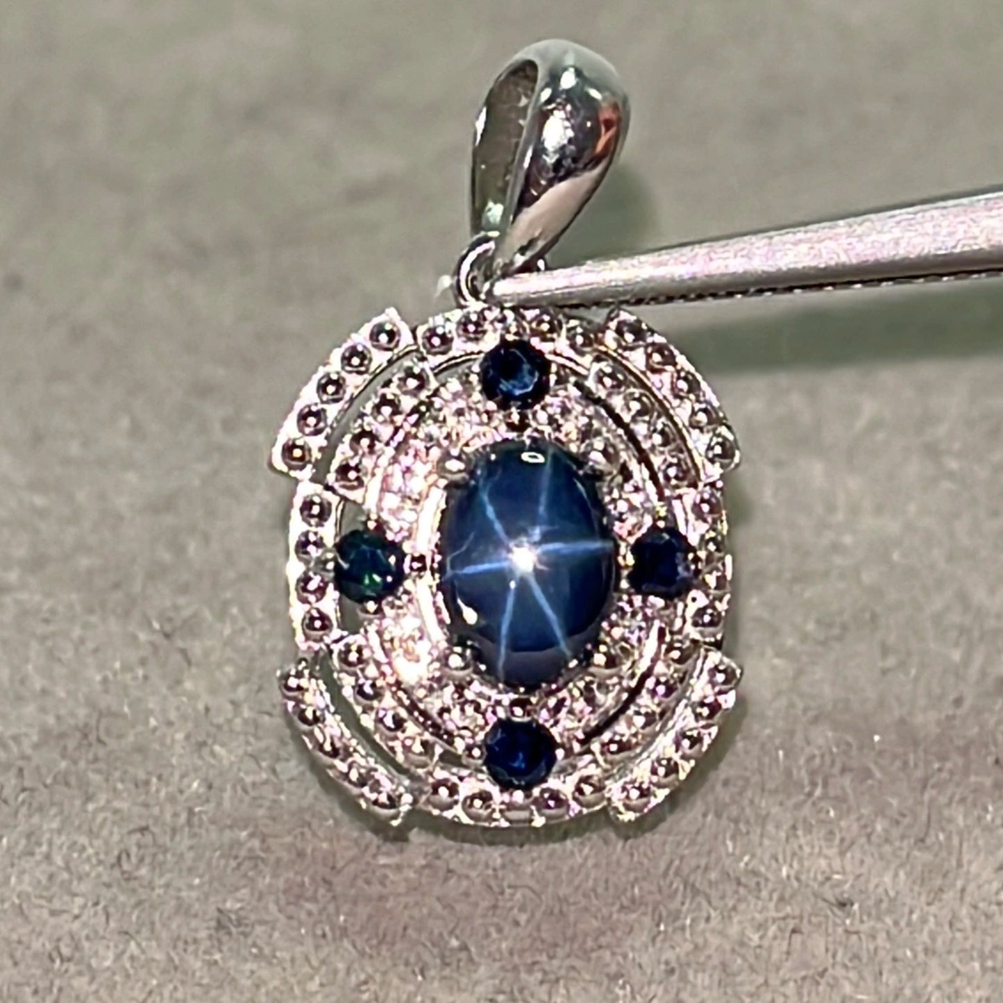 Natuurlijke saffierhanger – blauw, 925 sterling zilver