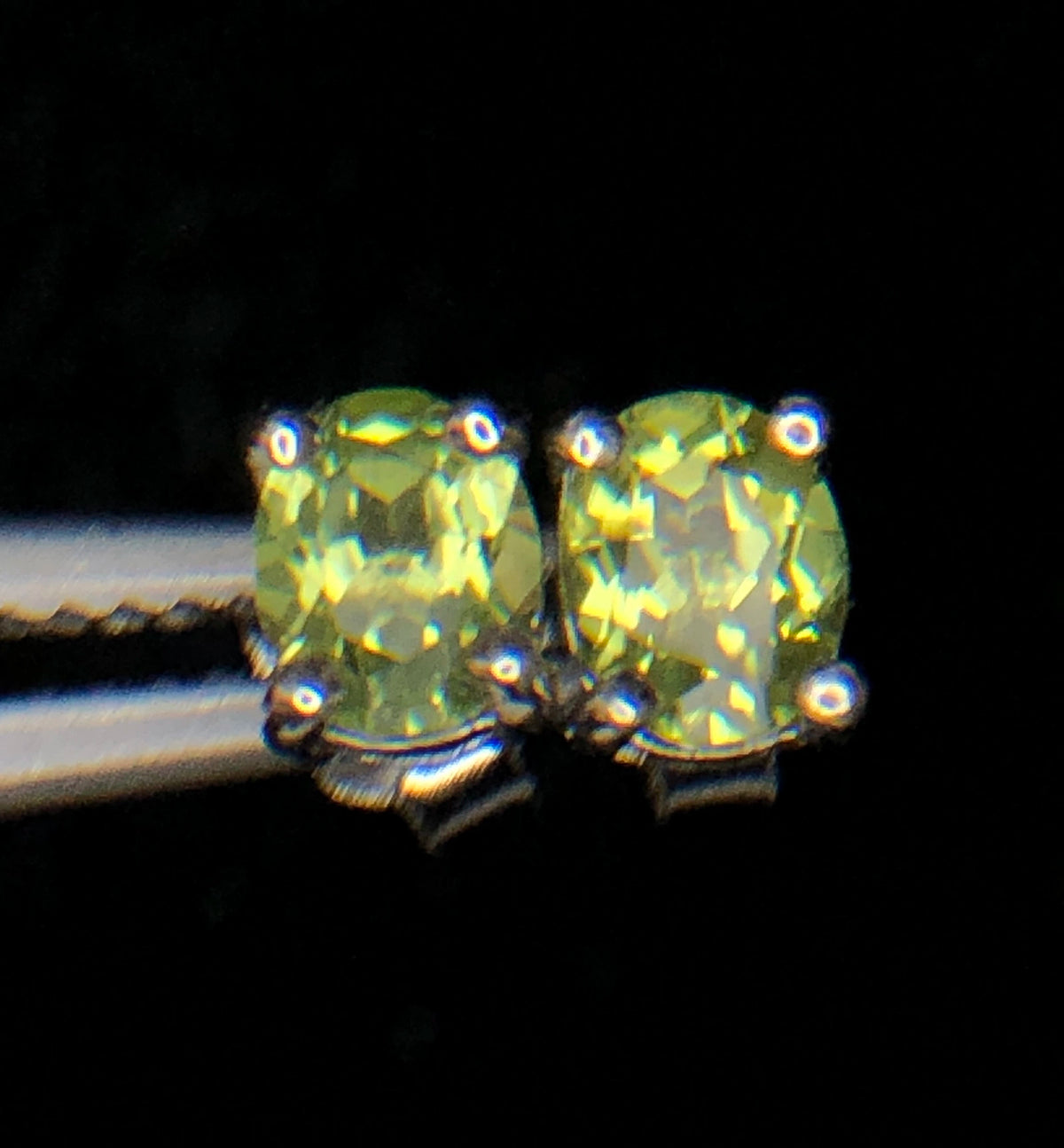 Natuurlijke Peridot Oorstekers 4,15 ct – 925 Sterling Zilver Rhodium Plated