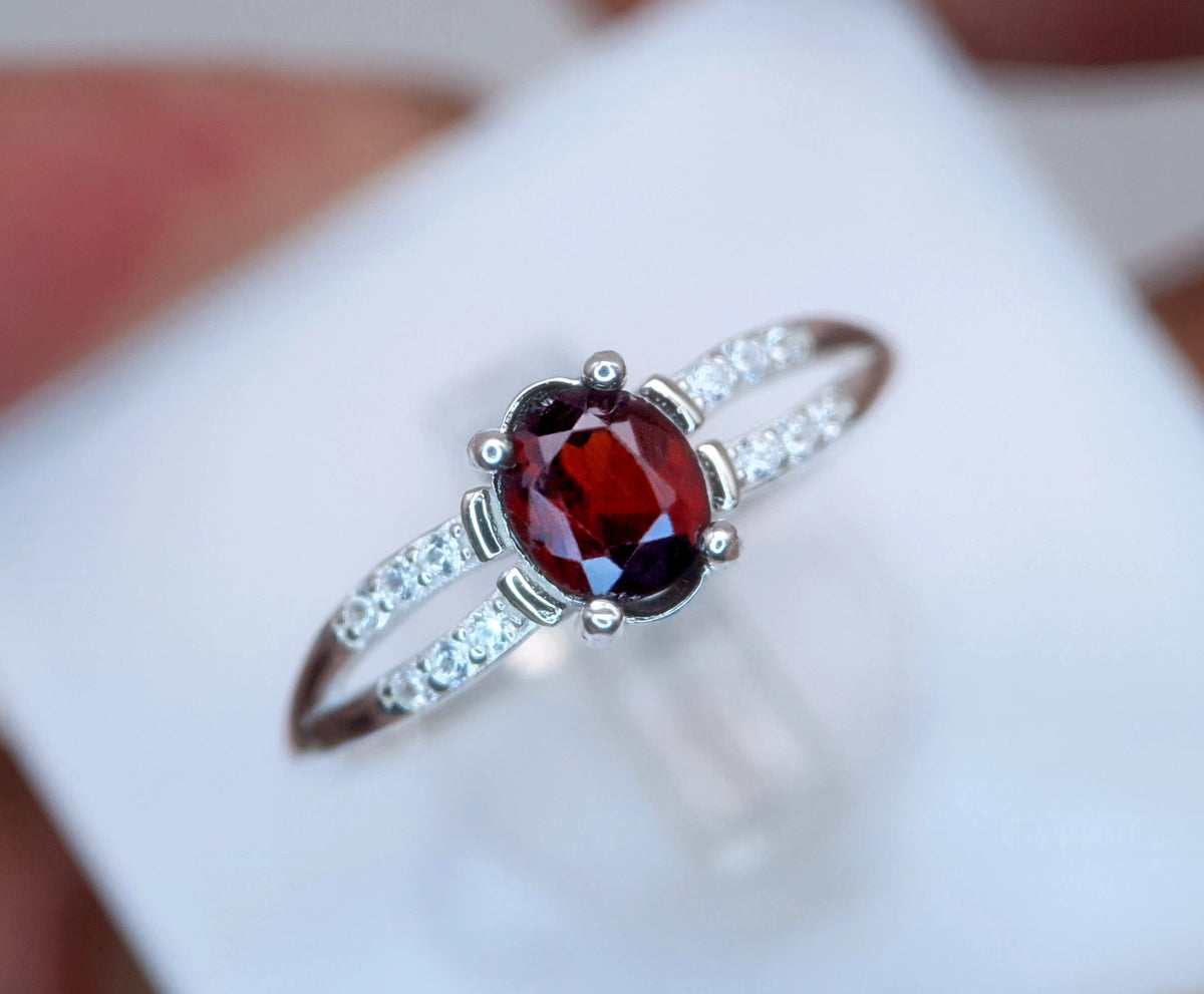 Natuurlijke granaatring – 11.69 ct, 925 sterling zilver