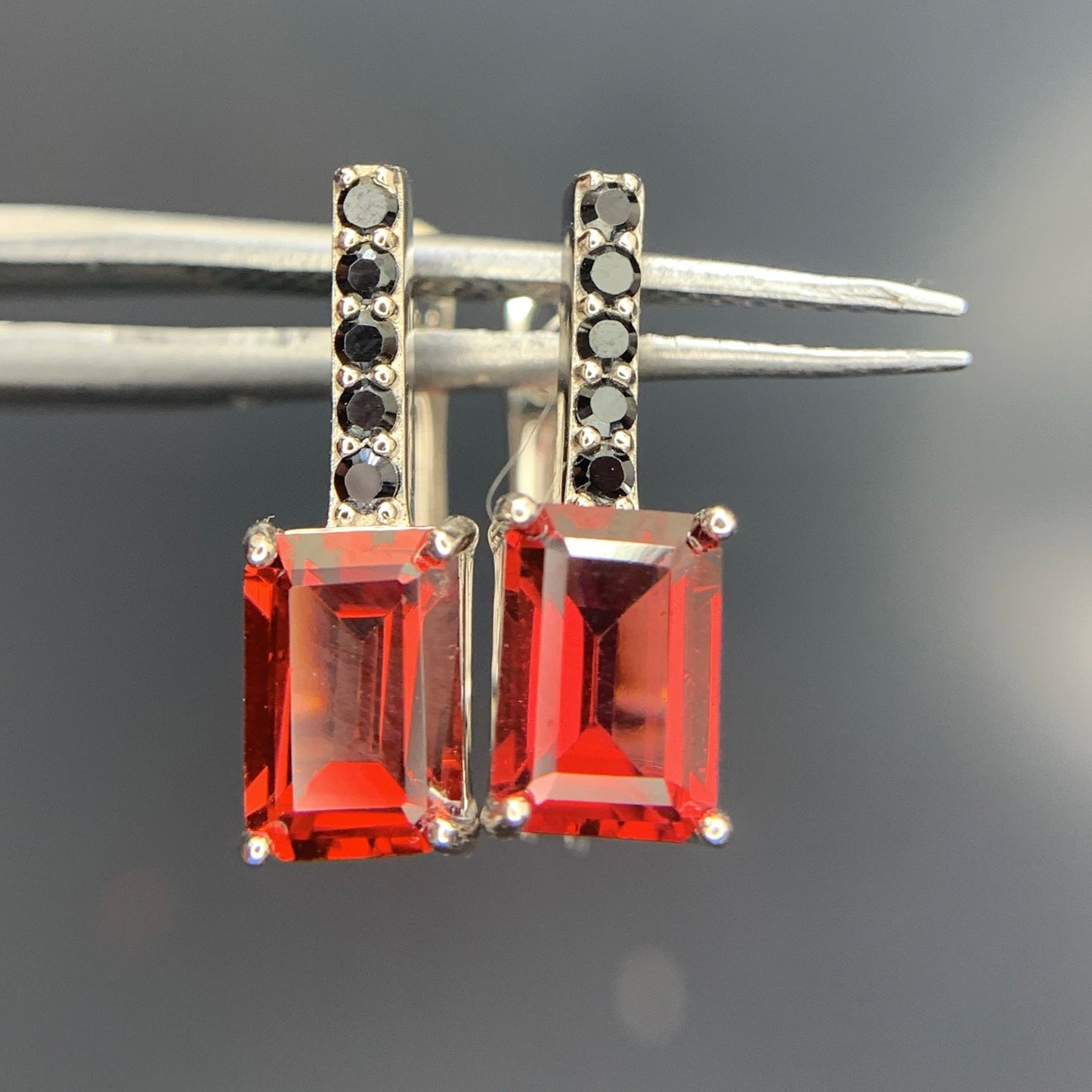 Oorbellen met umbalite garnet – 13.75 ct, gerhodineerd, 925 sterling zilver