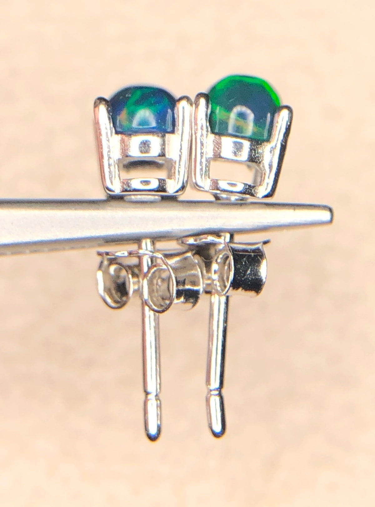Natuurlijke Smoky Opaal Oorstekers 4,90 ct – 925 Sterling Zilver Rhodium Plated