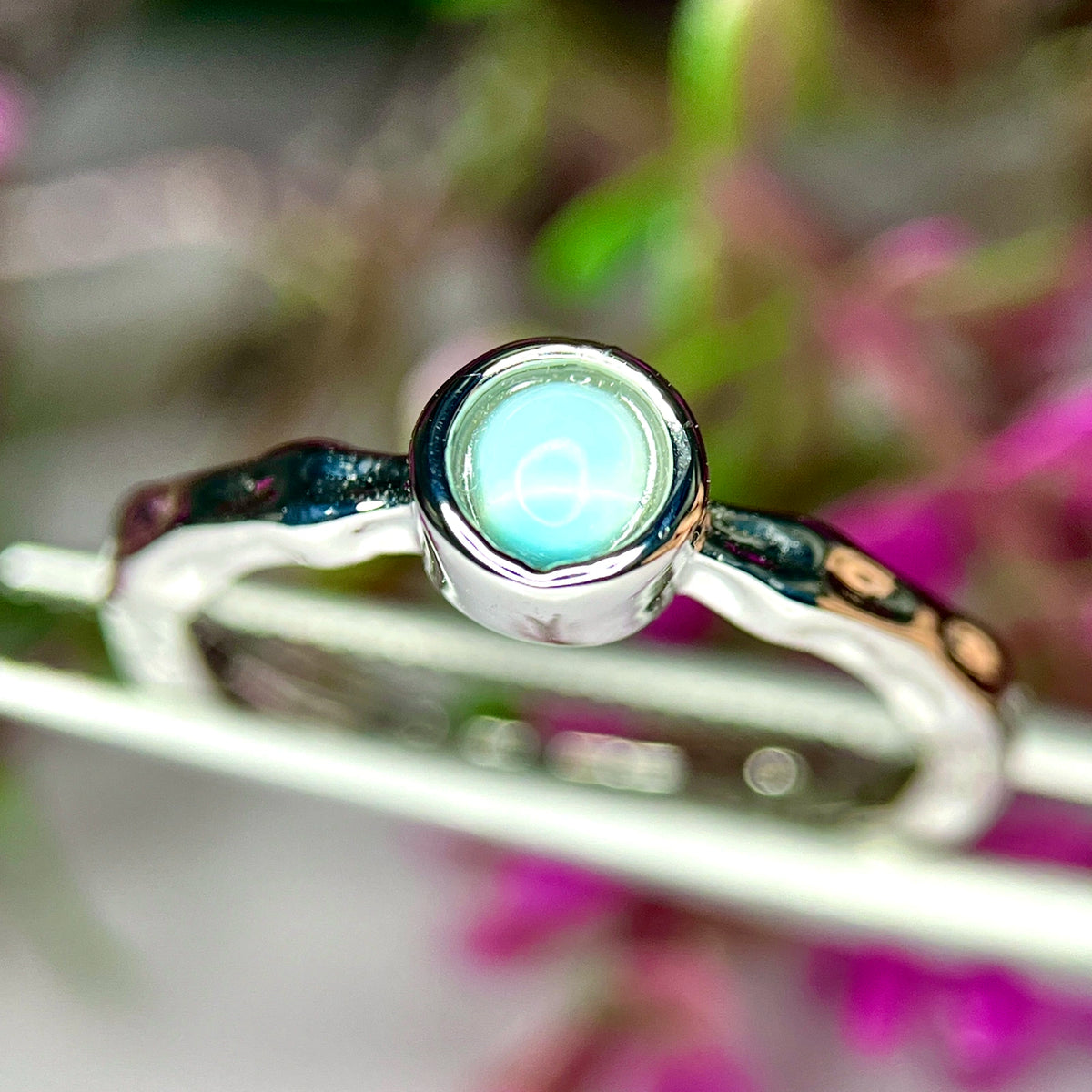 Exquise Natuurlijke Larimar Ring met Ultra Zeldzame Edelsteen – Rhodium Plated