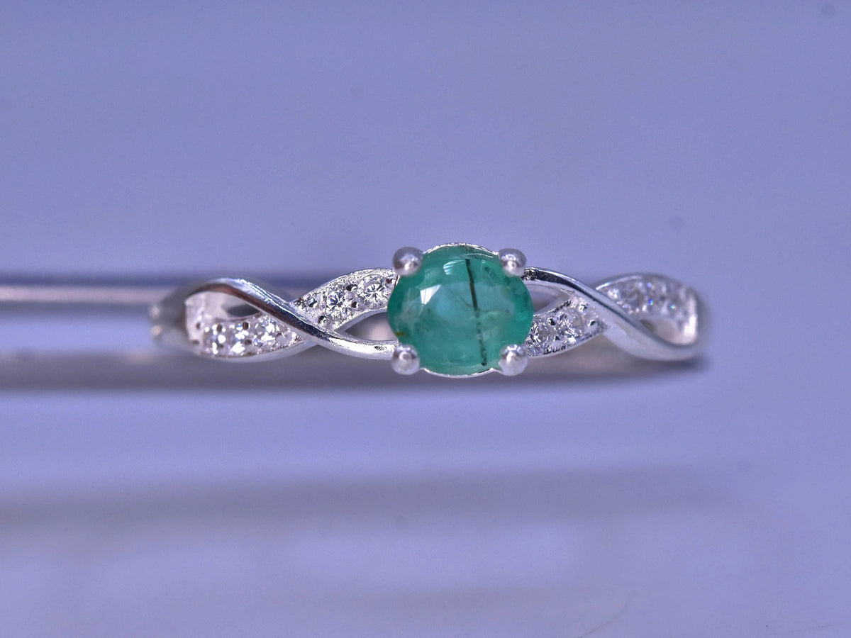 Prachtige Natuurlijke Swat Smaragd Damesring 7,80 CT – 925 Zilver