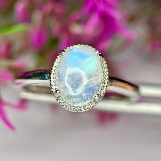 Ring met blauwe maansteen en rhodiumplating