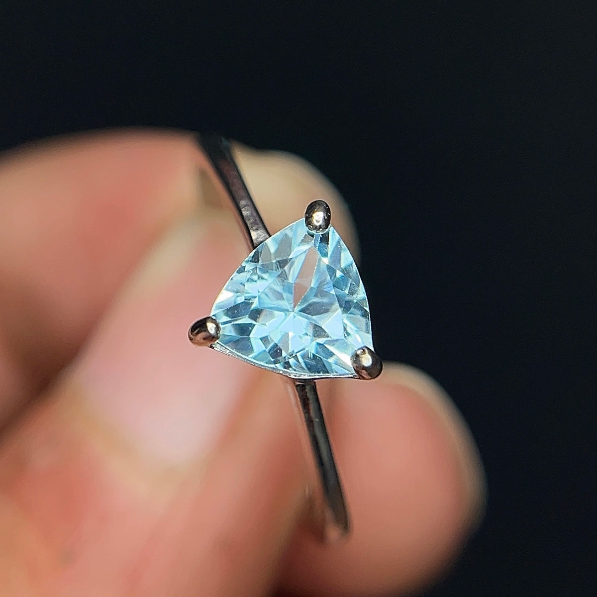 Swiss blue topaasring – 9.89 ct, gerhodineerd, blauw, 925 sterling zilver