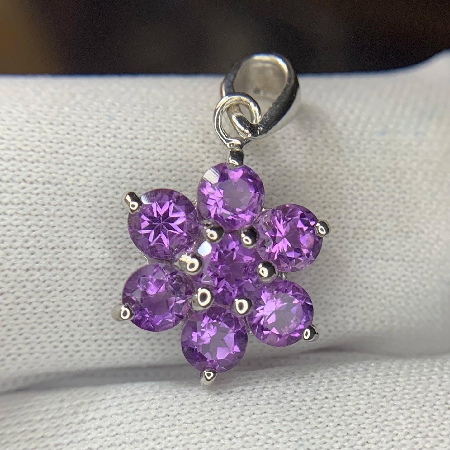 Natuurlijke amethisthanger – 9.23 ct, gerhodineerd, 925 sterling zilver