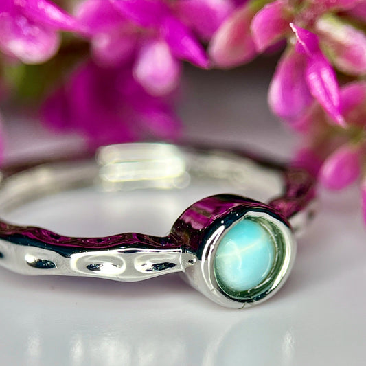 Exquise Natuurlijke Larimar Ring met Ultra Zeldzame Edelsteen – Rhodium Plated