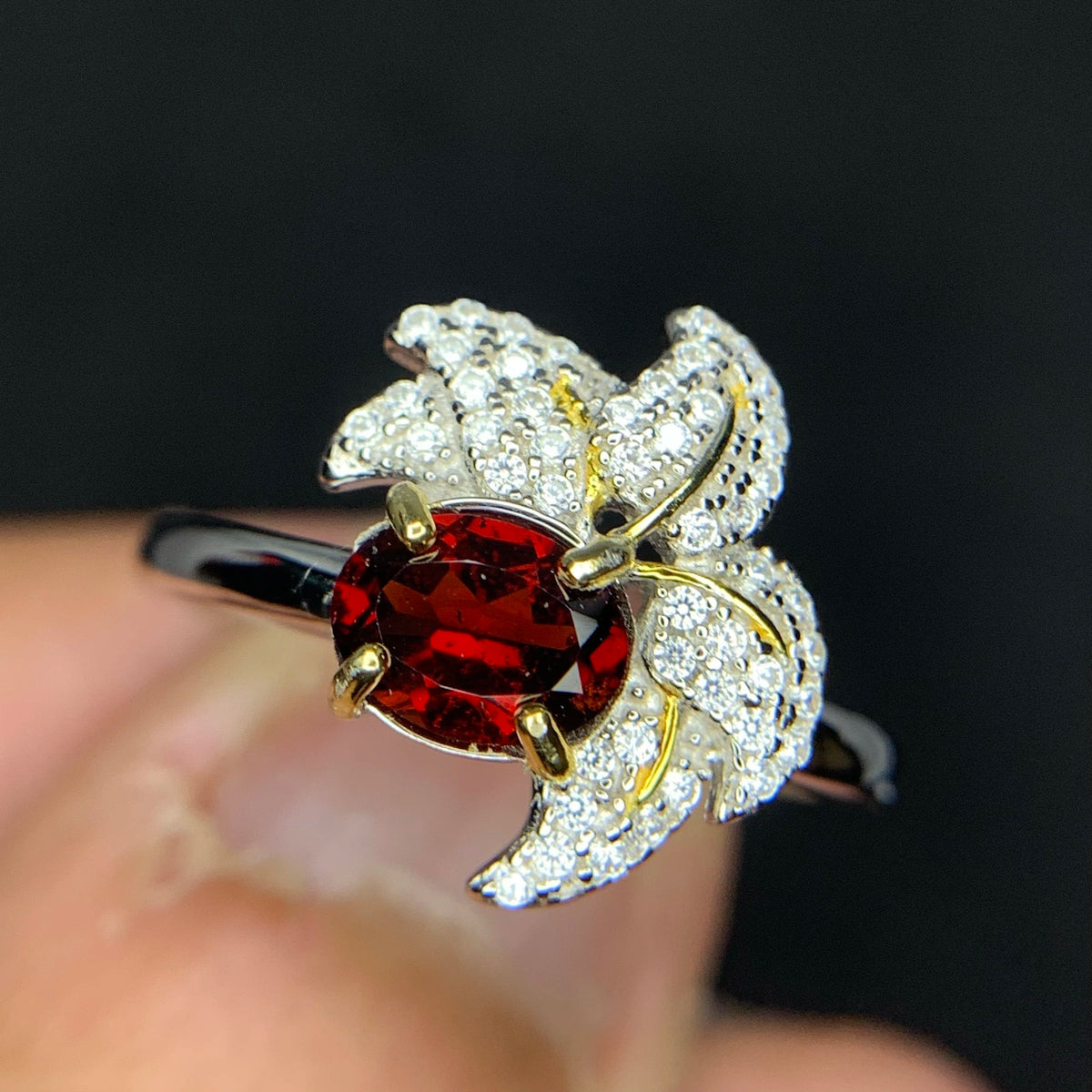 Natuurlijke Granaat Vlinder Ring met Zirkonia – 925 Sterling Zilver – Rhodium Plated