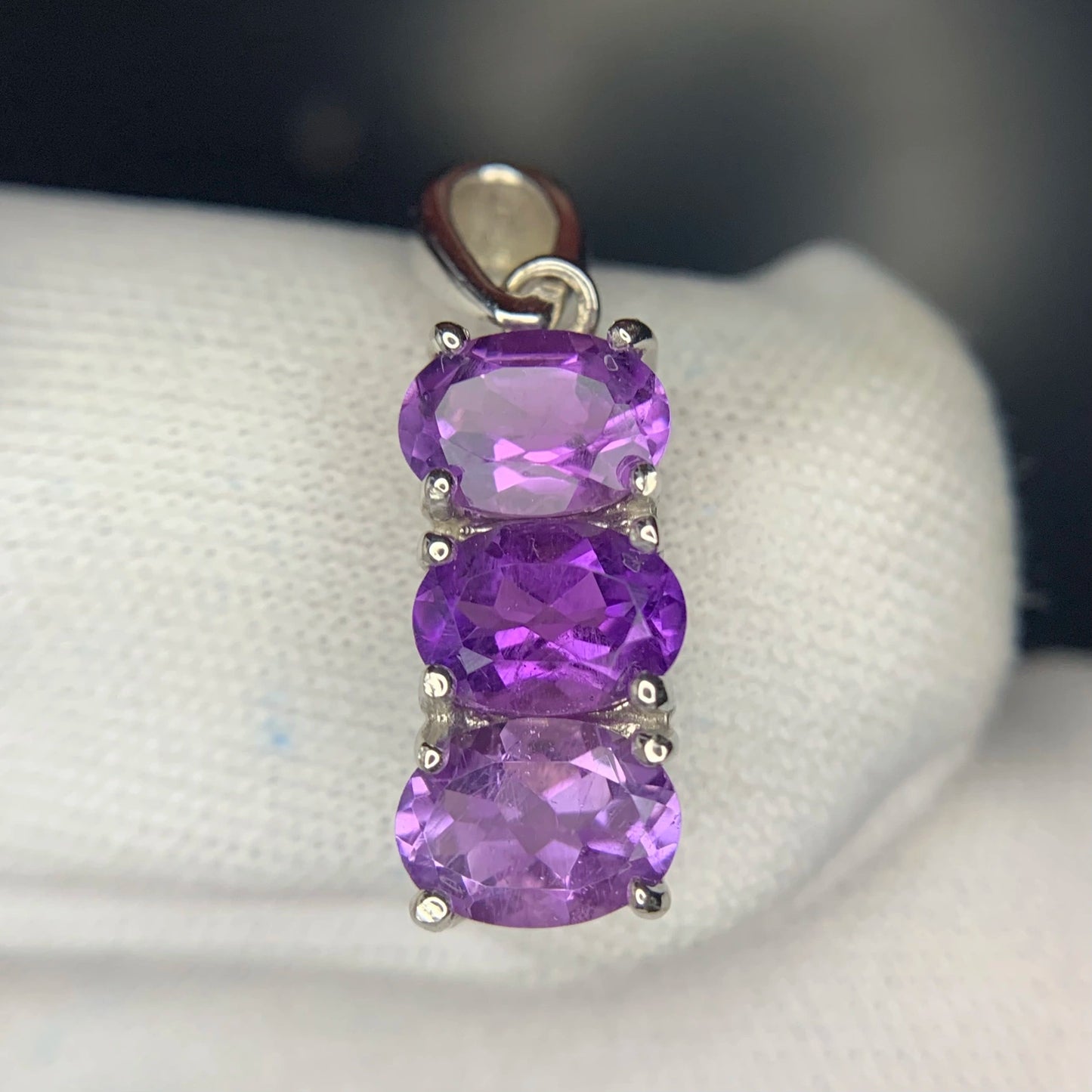 Natuurlijke amethisthanger – 10.96 ct, gerhodineerd, 925 sterling zilver