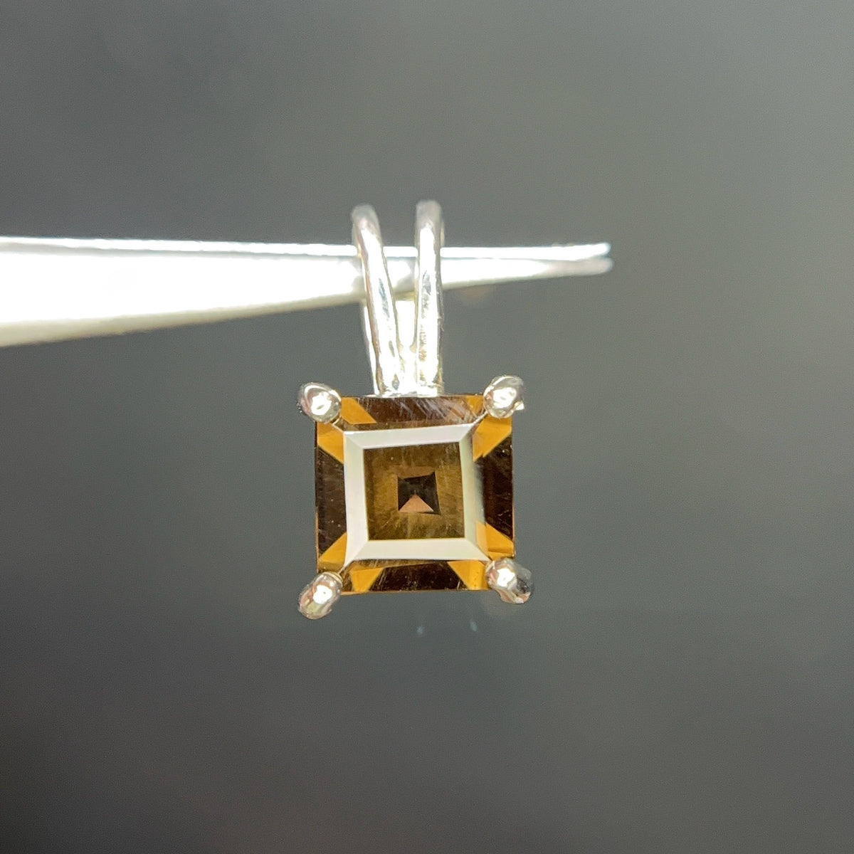 Natuurlijke rookkwartshanger – 9.12 ct, gerhodineerd, 925 sterling zilver