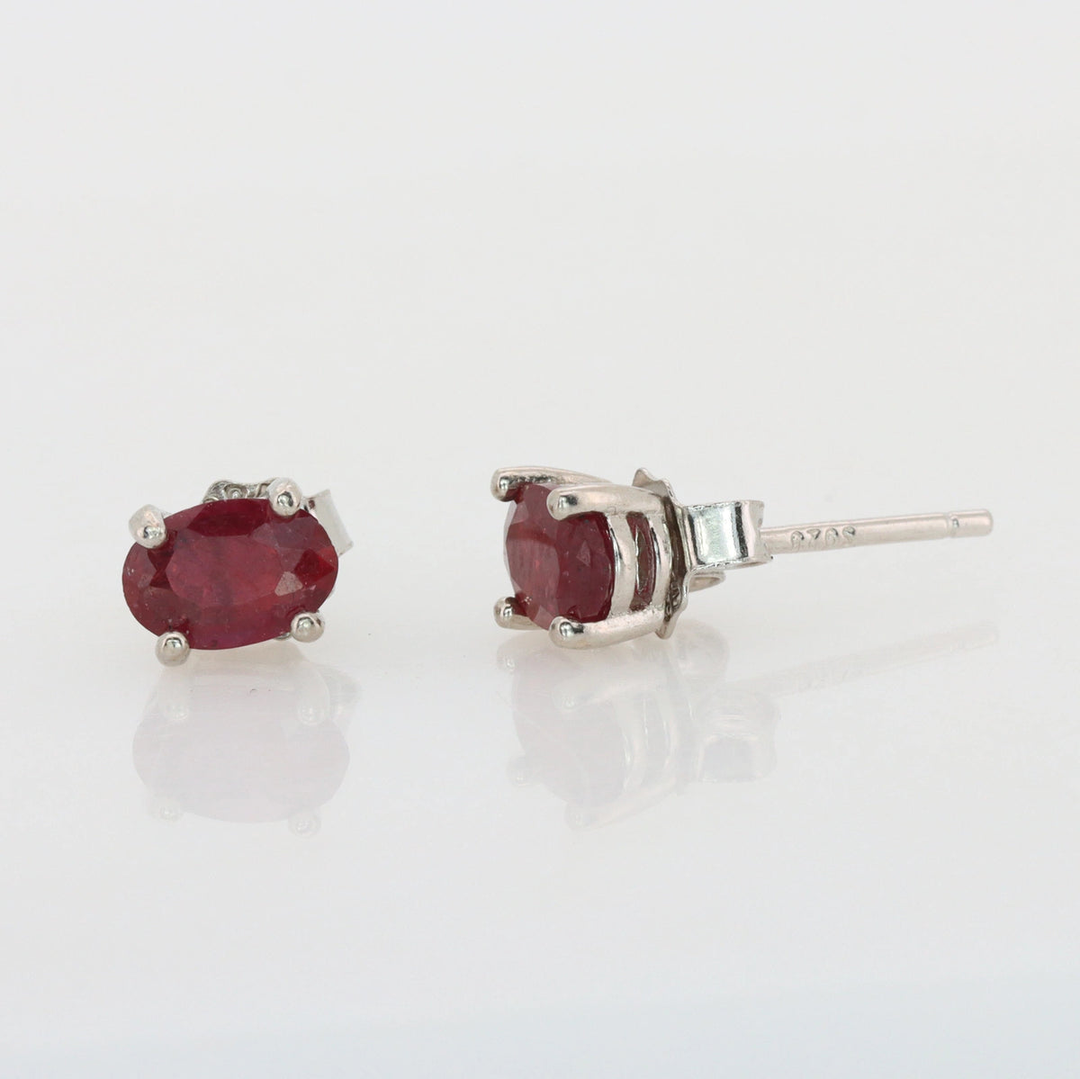 Gecertificeerde oorbellen met robijn – levendig rood, 925 sterling zilver