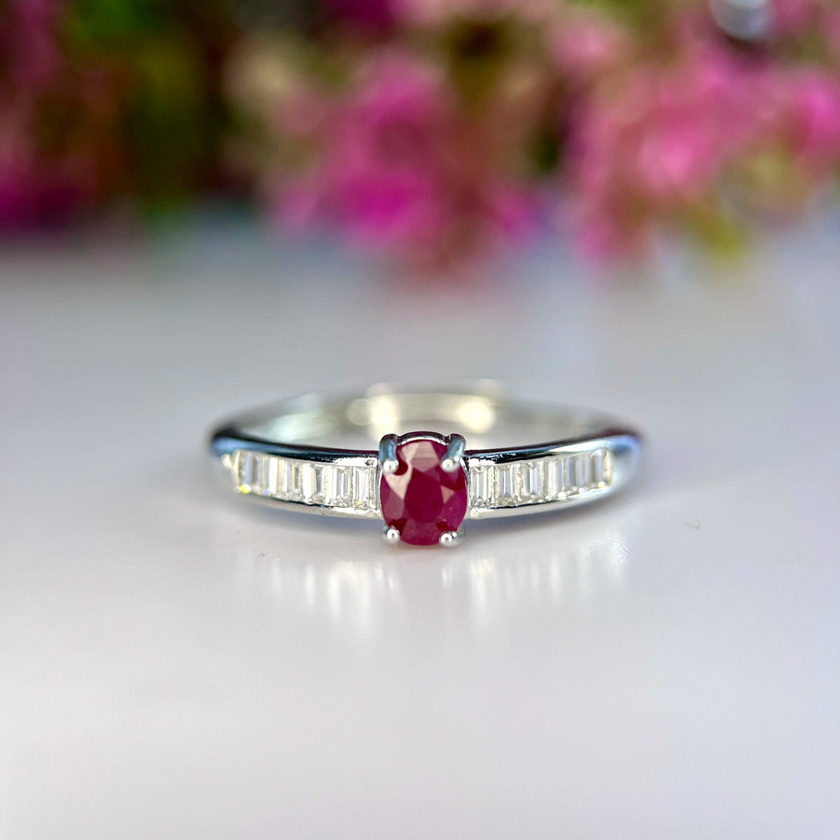 Natuurlijke Robijn Ring met Zirkonia – Glass Filled & Rhodium Plated