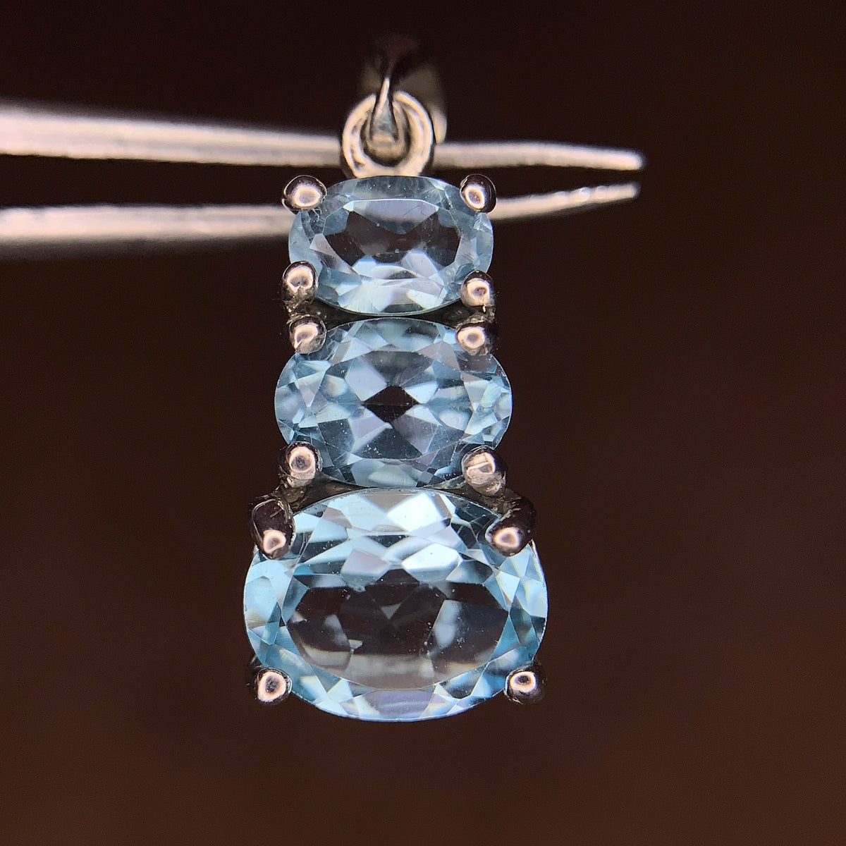 Natuurlijke Swiss Blue Topaas Hanger – 925 Sterling Zilver – Rhodium Plated
