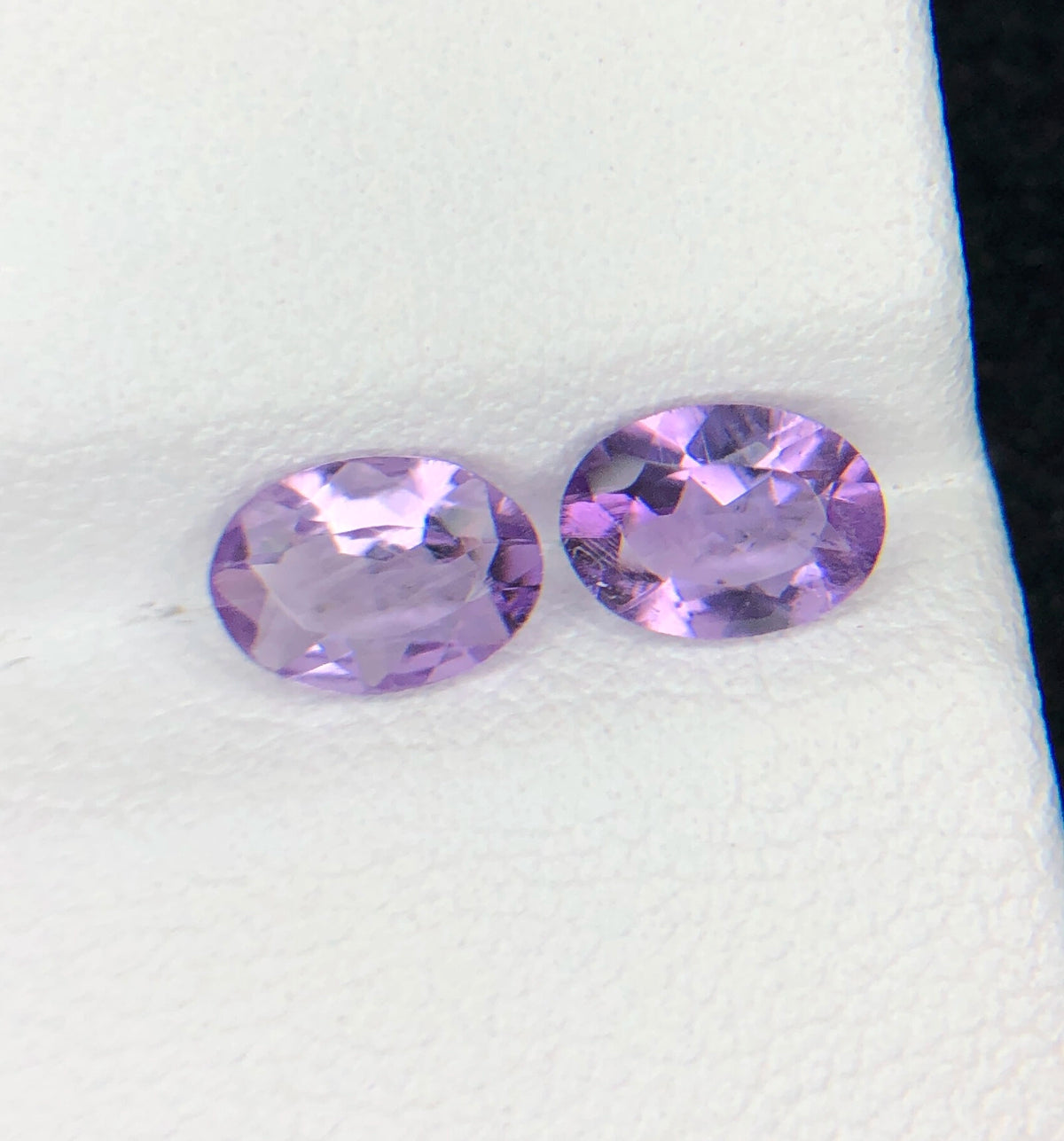 Set van 2 Natuurlijke Amethisten 1,20 ct – Topkwaliteit Ovaal Geslepen Edelstenen 6,8 × 4,8 mm