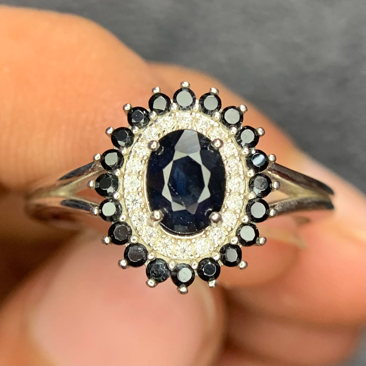 Natuurlijke Blauwe Saffier Ring met Spinel – 925 Sterling Zilver – Rhodium Plated