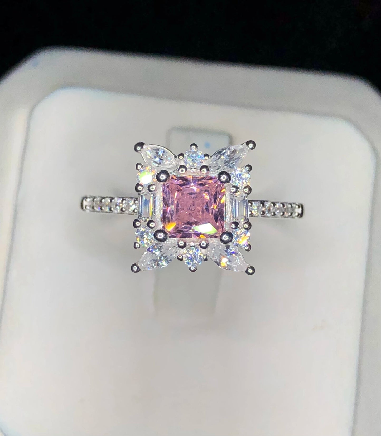 Ring van 925 zilver met 12,65 ct cubic zirconia