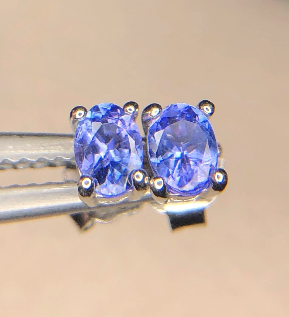 Natuurlijke Tanzaniet Oorstekers 3,25 ct – 925 Sterling Zilver Rhodium Plated