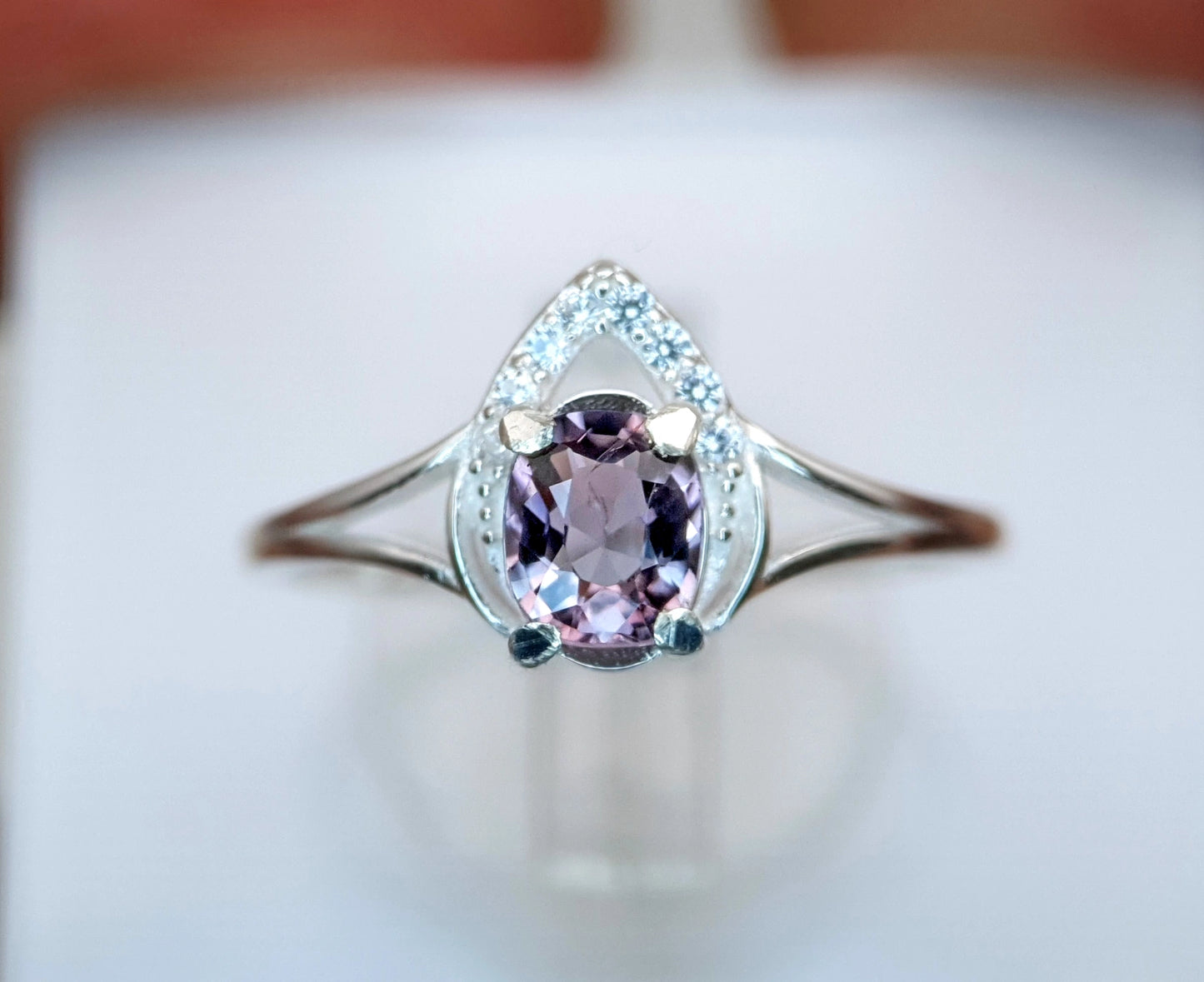 Zeldzame natuurlijke paarse spinelring van 925 sterling zilver