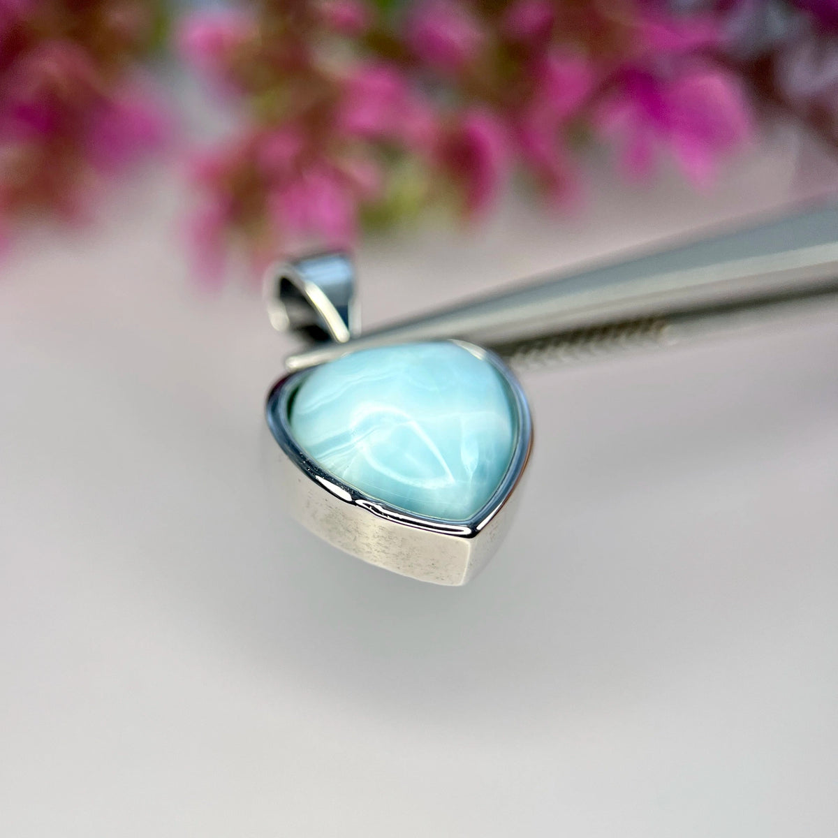 Natuurlijke Larimar Hanger – Zeldzame Blauwe Edelsteen Rhodium Plated