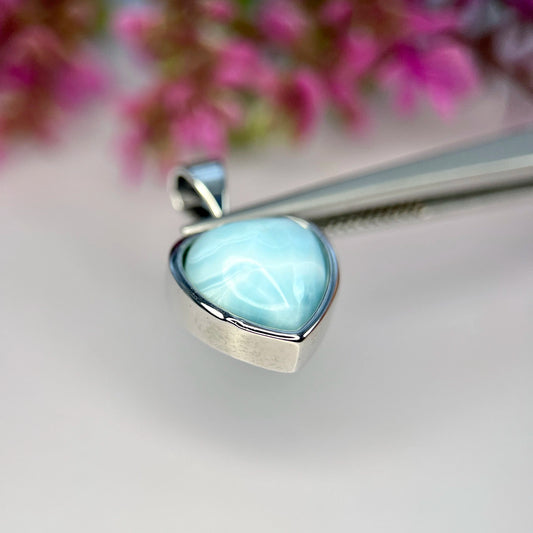 Natuurlijke Larimar Hanger – Zeldzame Blauwe Edelsteen Rhodium Plated