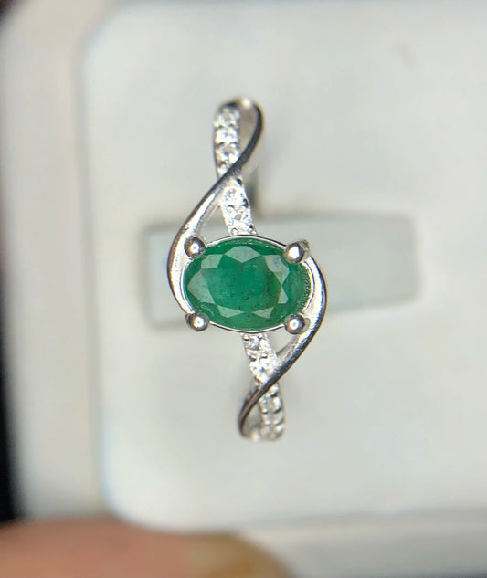 Ring van 925 sterling zilver met 7,00 ct natuurlijke smaragd